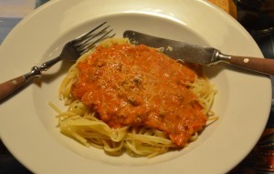 Spaghetti med kødsovs